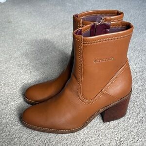 Franco Sarto- Elegant Tan Ankle Boots- Size 9.5